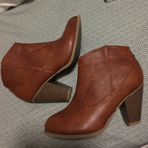 Chestnut booties!