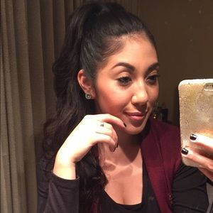 Meet your Posher, Alyssa