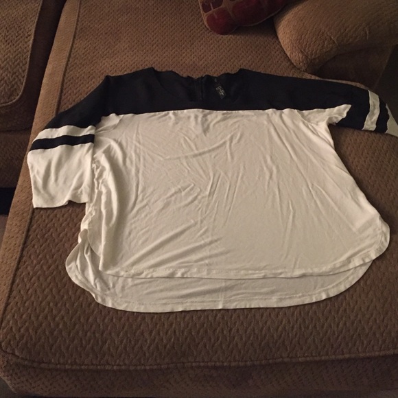 Jessica Simpson shirt