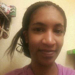 Meet your Posher, Monica