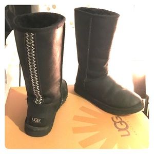 Black Classic tall Tasman Ugg