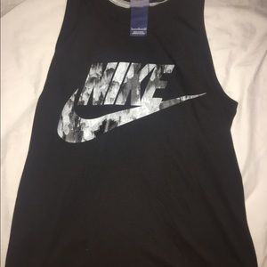 Small Nike cutoff tee