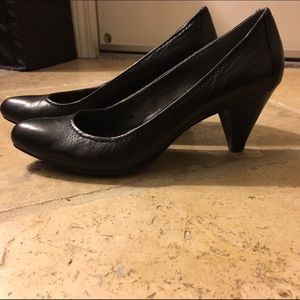 Alfani black pointed heel 9