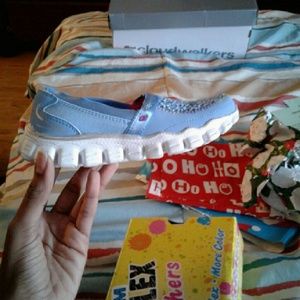 Gift but to small never worn