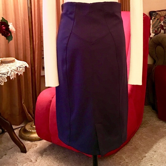 Deep Purple Firm Armazon 96% Polyester 4% Spandex - Picture 2 of 4