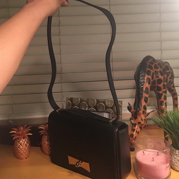 Kate Spade black hand bag. Great condition! - Picture 2 of 3