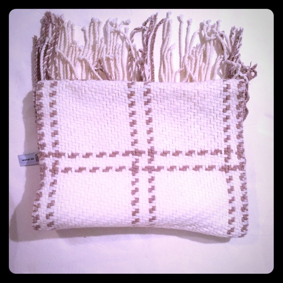 Banana Republic Accessories - Banana Republic cream and brown plaid scarf