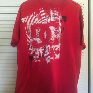 Mens short sleeve t-shirt. DC Shoes.