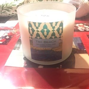 Tiki beach candle