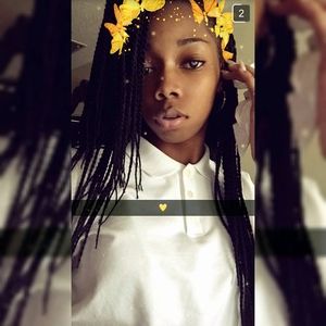 Meet your Posher, Olivia