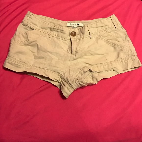 beige shorts from forever 21