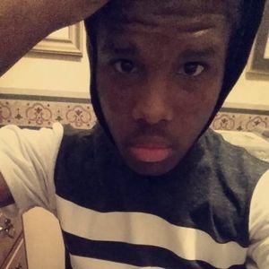 Meet your Posher, Avi