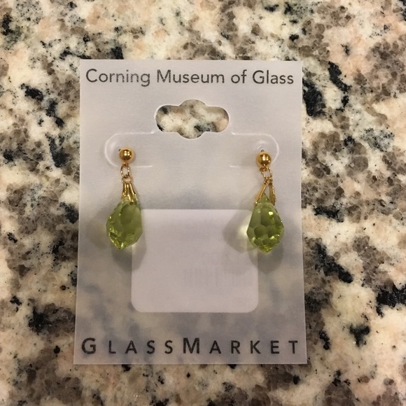 NEW Glass tear drop earrings