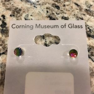 NEW glass studs (earrings)