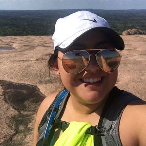 Meet your Posher, Cassandra