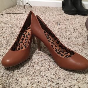 Jessica Simpson brown heels