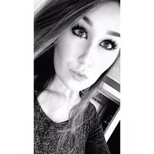 Meet your Posher, Leslie