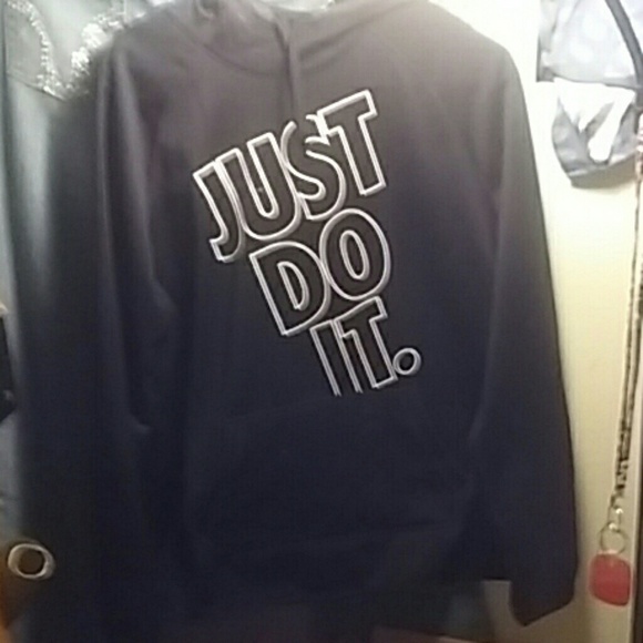 Nike sweater new women large