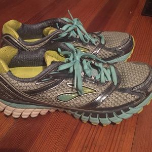 Brooks shoes