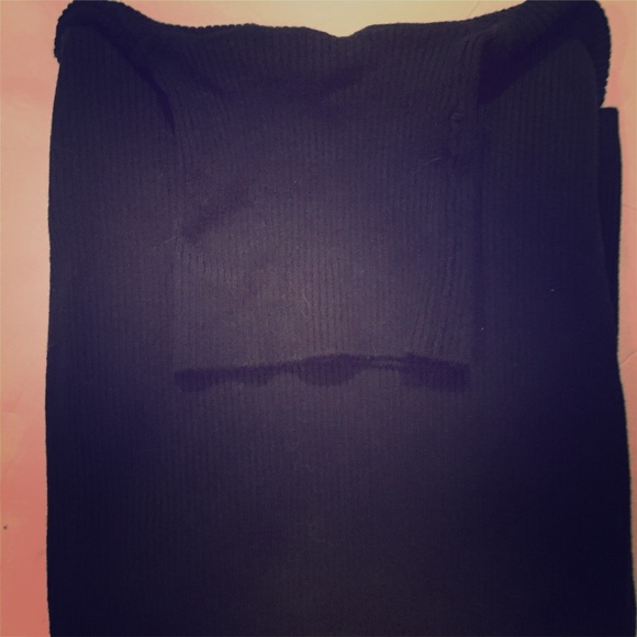 529 America Black turtleneck