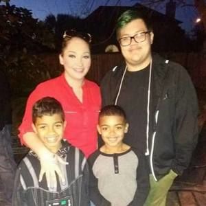 Meet your Posher, Jenny blas