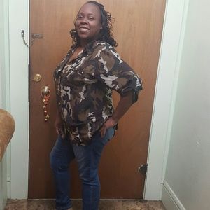 Meet your Posher, Sandra