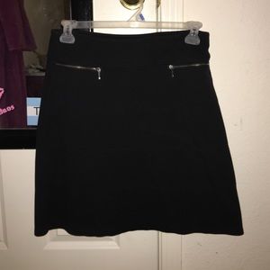 Black active skirt