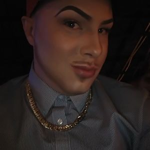 Meet your Posher, Dana