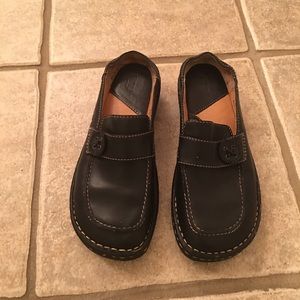 Black mule shoes
