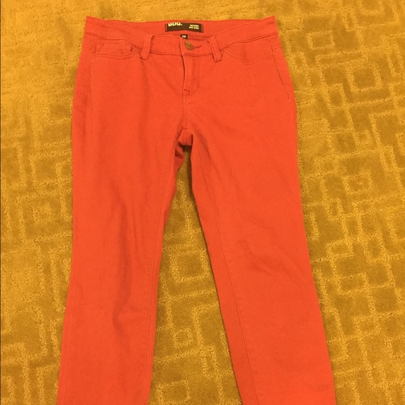BRAND NEW: Cropped Maroon pants