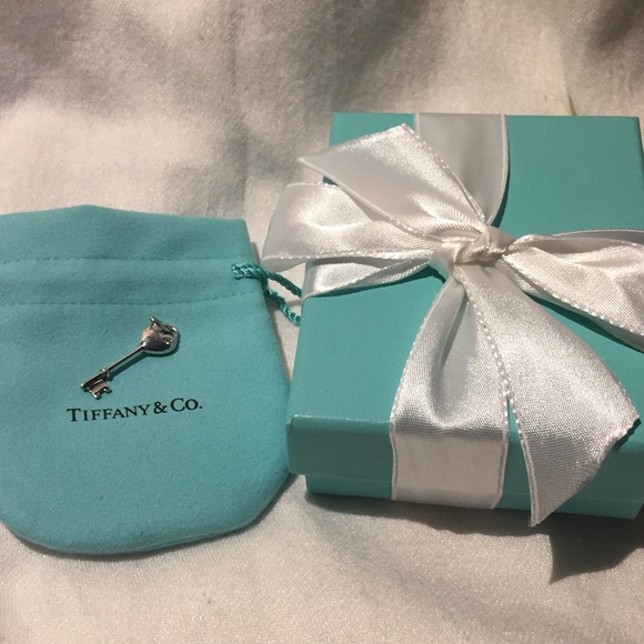 Tiffany Diamond Heart Key Charm Mini - Retired - Picture 4 of 4