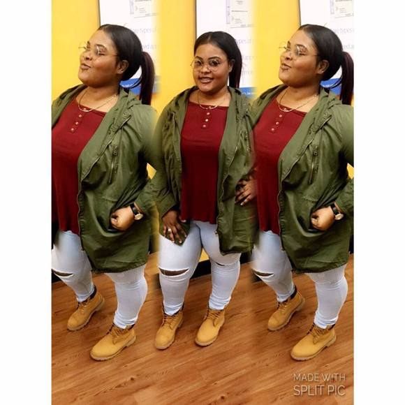 Meet your Posher, Deneshia