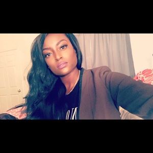 Meet your Posher, Ronaysha