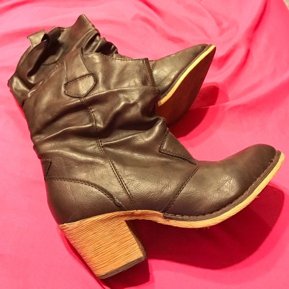 brown cowgirl boots