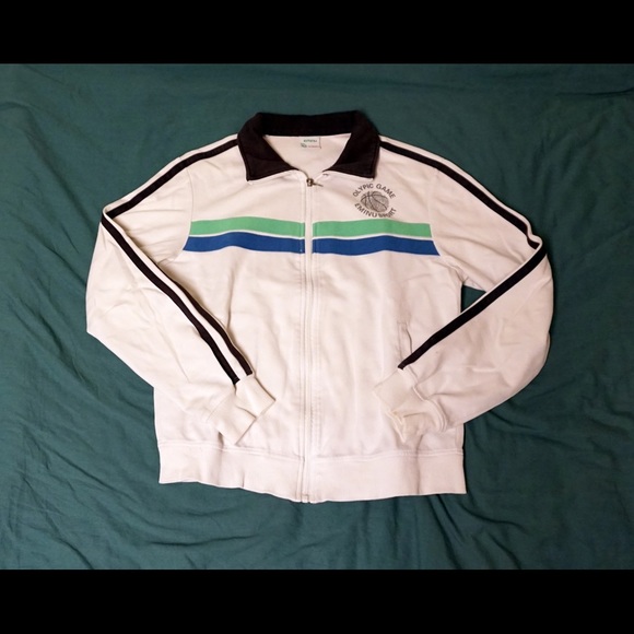 Unsexed white sports jacket