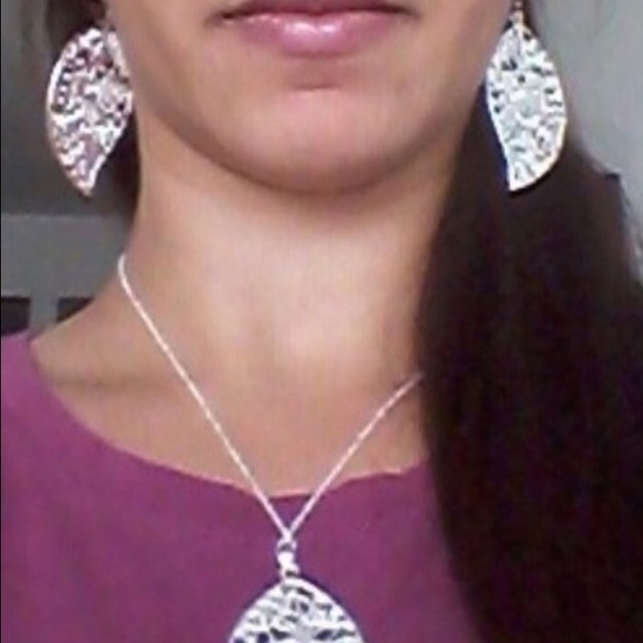 ✨Silver Plated Leaf Shaped Jewelry Set ✨ - Picture 2 of 8