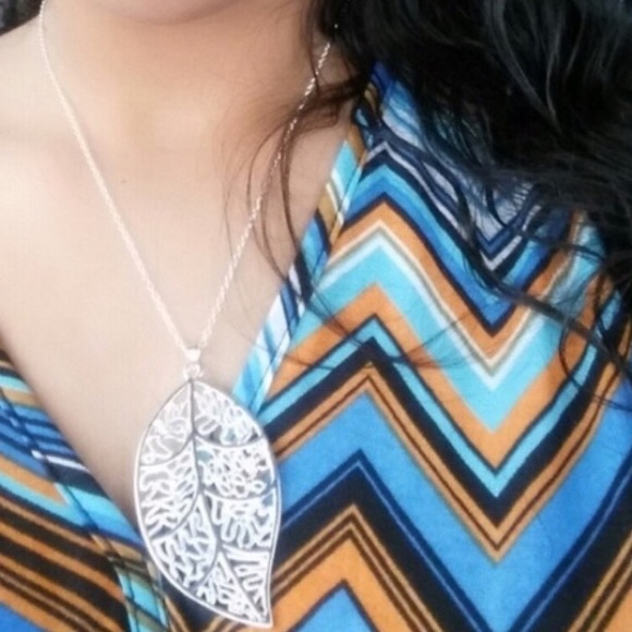 ✨Silver Plated Leaf Shaped Jewelry Set ✨ - Picture 4 of 8