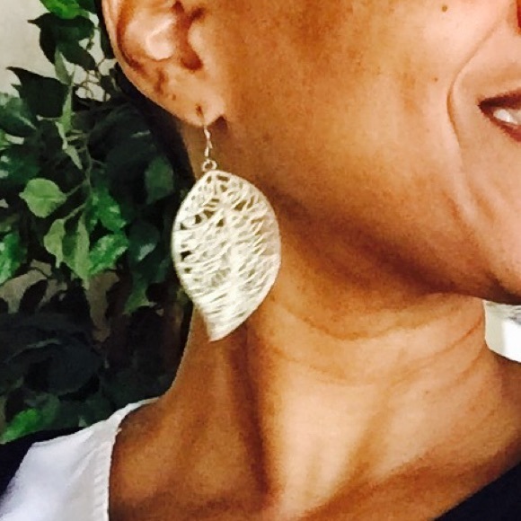 ✨Silver Plated Leaf Shaped Jewelry Set ✨ - Picture 7 of 8