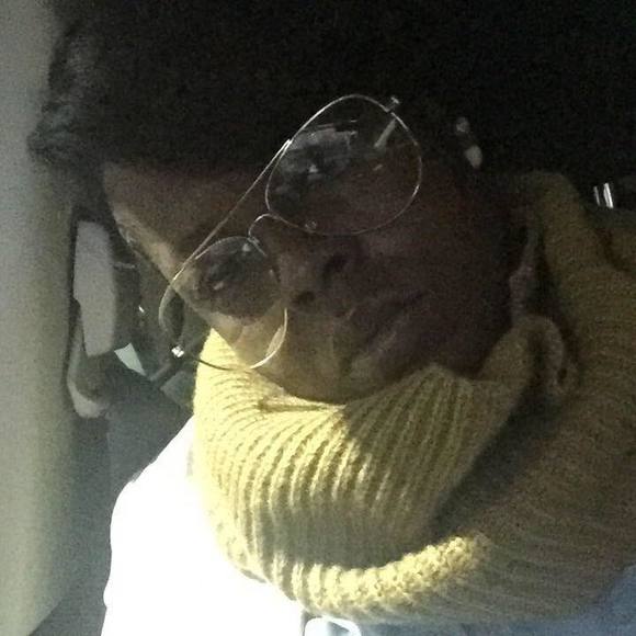 Meet your Posher, Ria - Picture 1 of 1