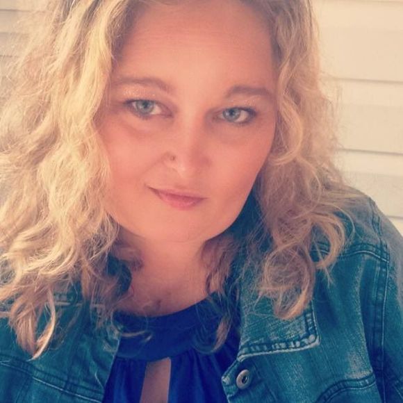 Meet your Posher, Danielle - Picture 1 of 1