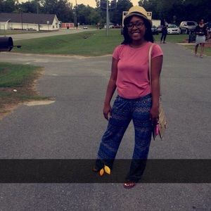 Meet your Posher, Isis