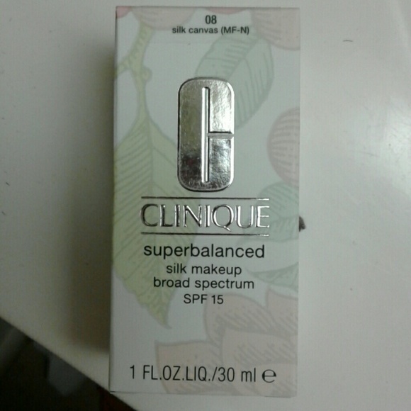 Clinique Superbalance Silk Makeup SPF 15