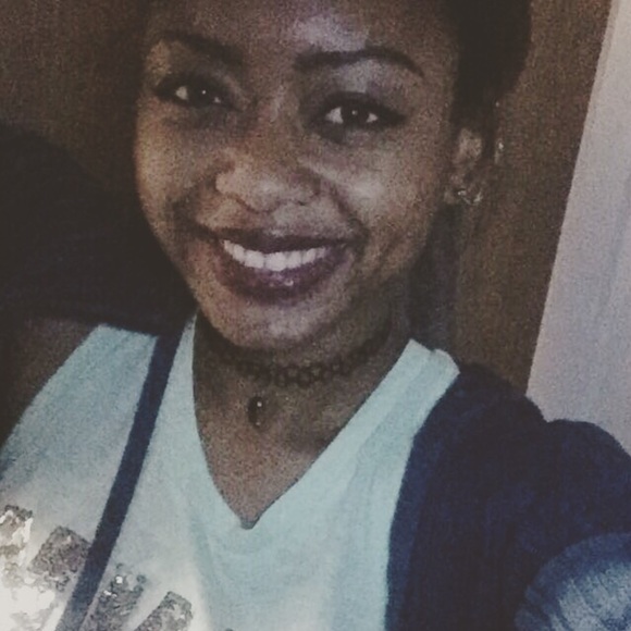 Meet your Posher, Akurya