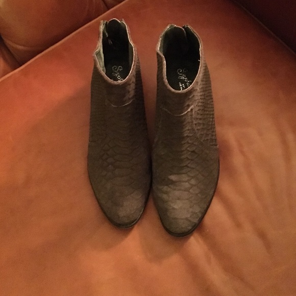 Seychelles brown ankle boots