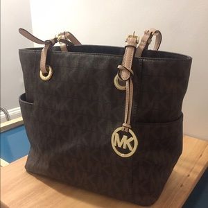 Michael Kors Signature Tote-Brown