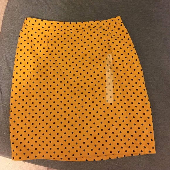 GAP biz casual yellow gold skirt!