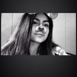 Meet your Posher, Adriana