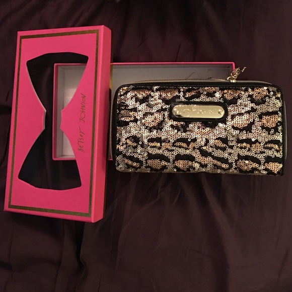 Zip around wallet