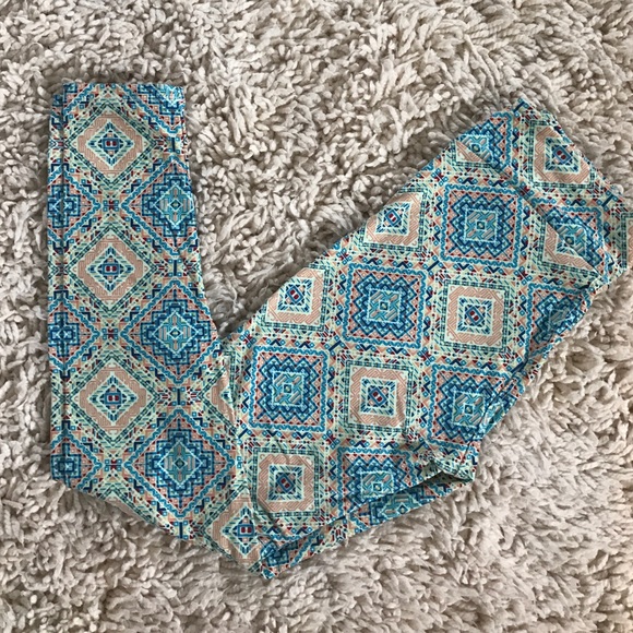 LulaRoe leggings. OS