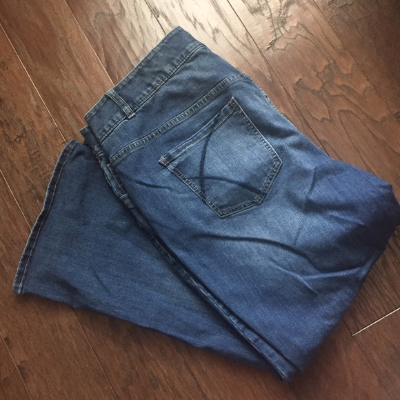 Medium wash denim, TTT jeans 22 short